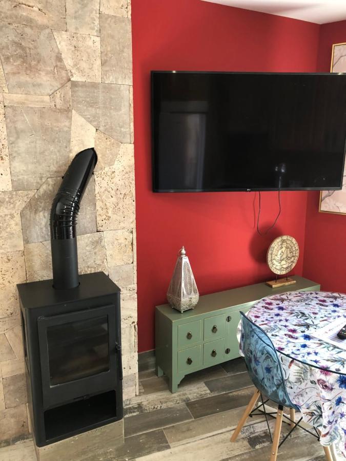 Apartamentos Deluxe Con Jacuzzi O Chimenea Love For Two Collado Mediano Exterior foto