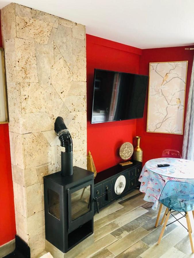 Apartamentos Deluxe Con Jacuzzi O Chimenea Love For Two Collado Mediano Exterior foto